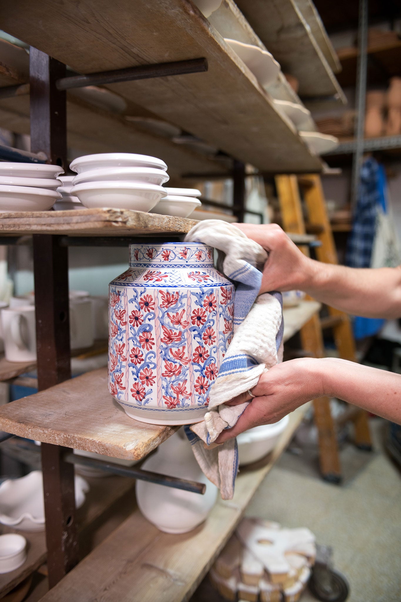 SBIGOLI-ARTISAN-CERAMICS-BOTTEGA-vase-pattern-blue-red-hands-shelf