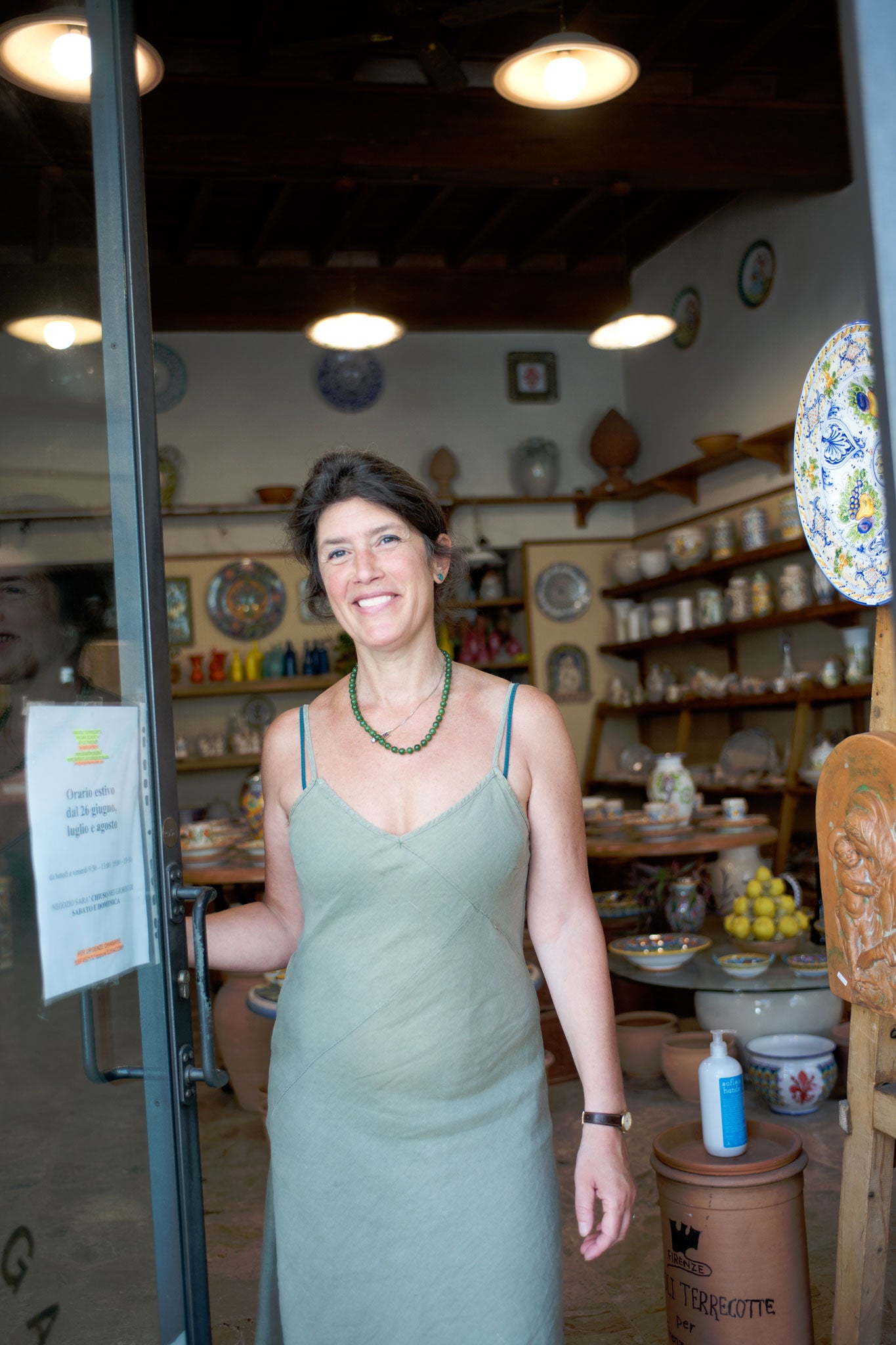 SBIGOLI-ARTISAN-CERAMICS-PORTRAIT-sister-doorway-entrance-bottega