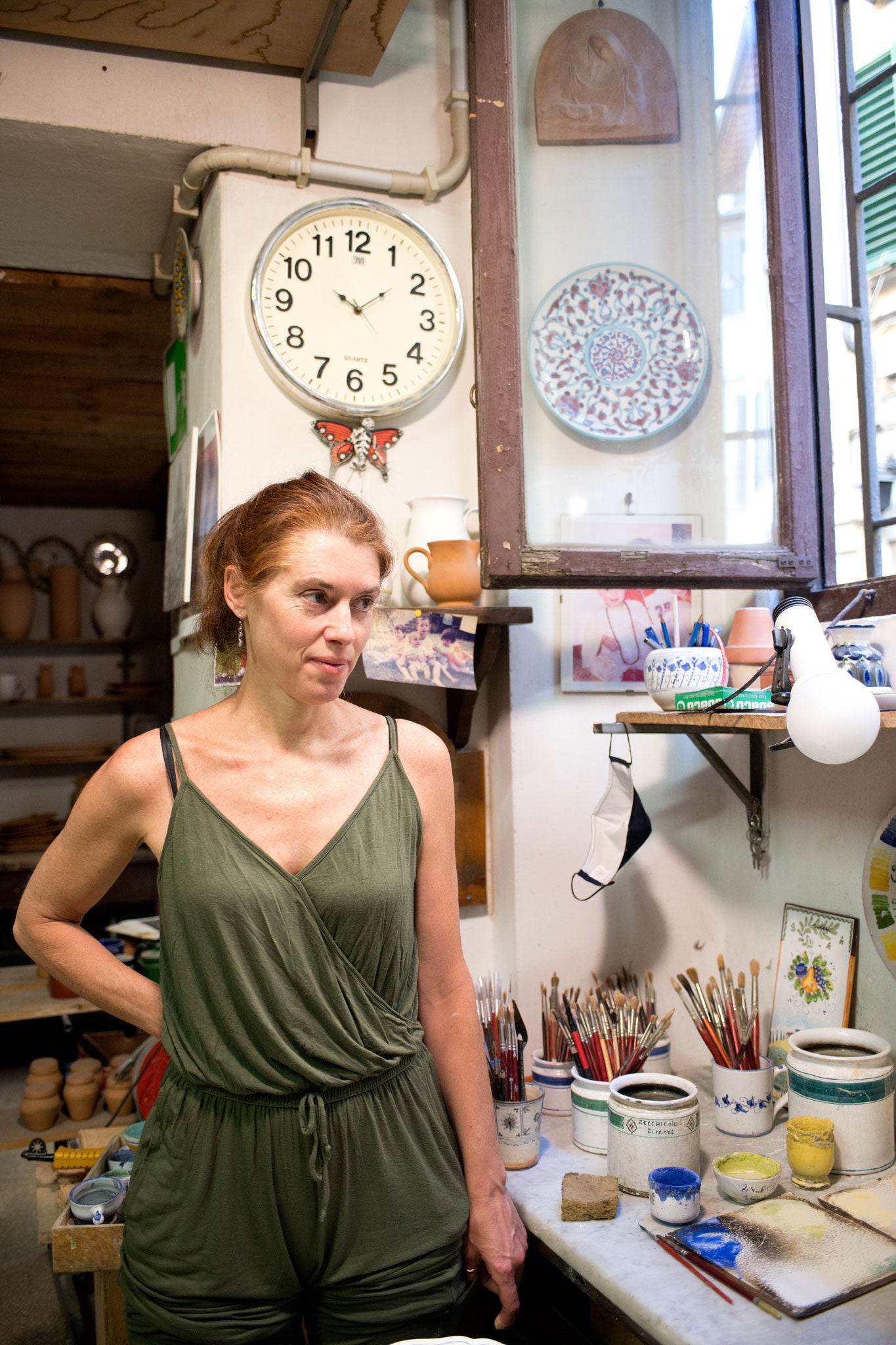 SBIGOLI-ARTISAN-CERAMICS-PORTRAIT-bottega-interior