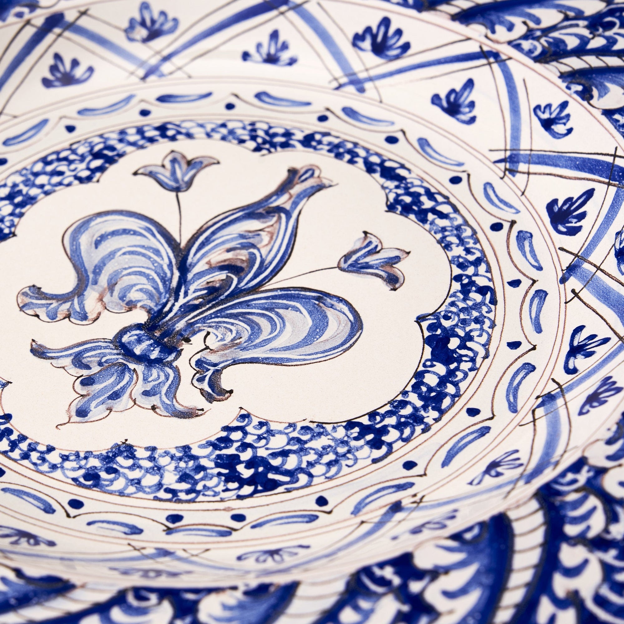 sbigoli-ceramics-pottery-artistic-plate-iris