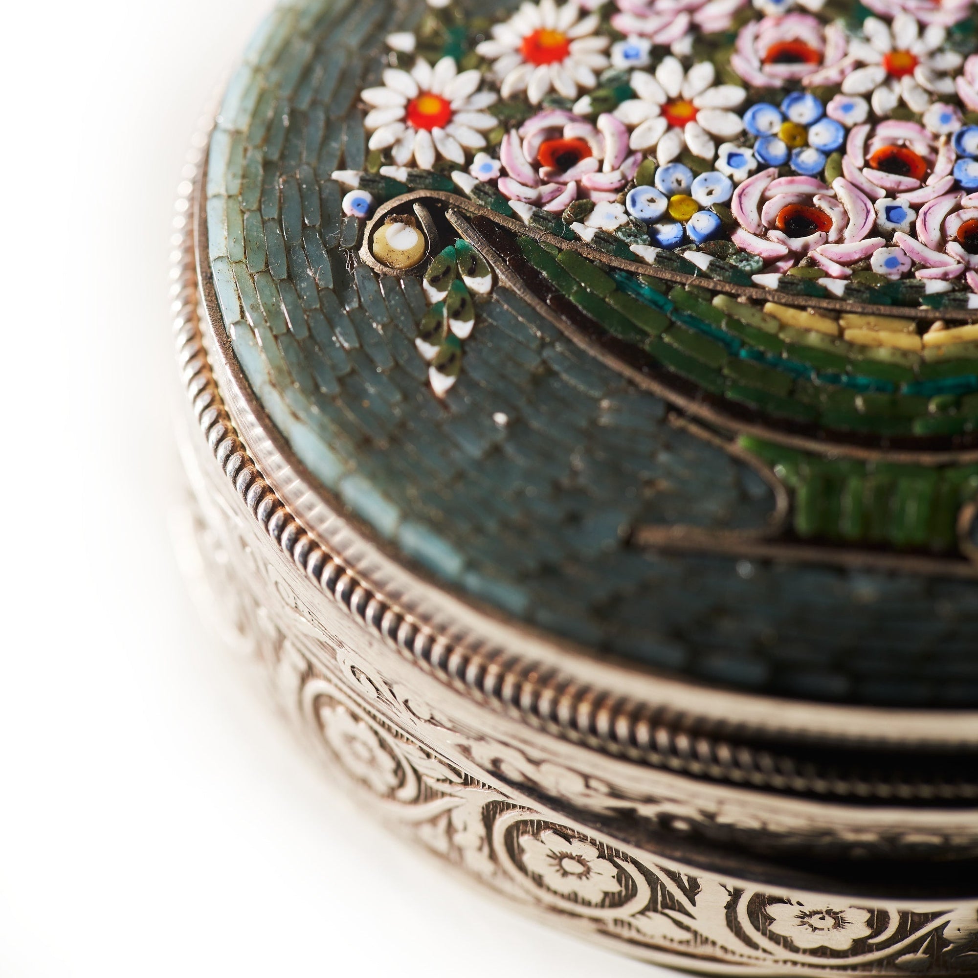 Traversari-Artisan-micro-Mosaic-Product-Jewelry-box-flower-basket