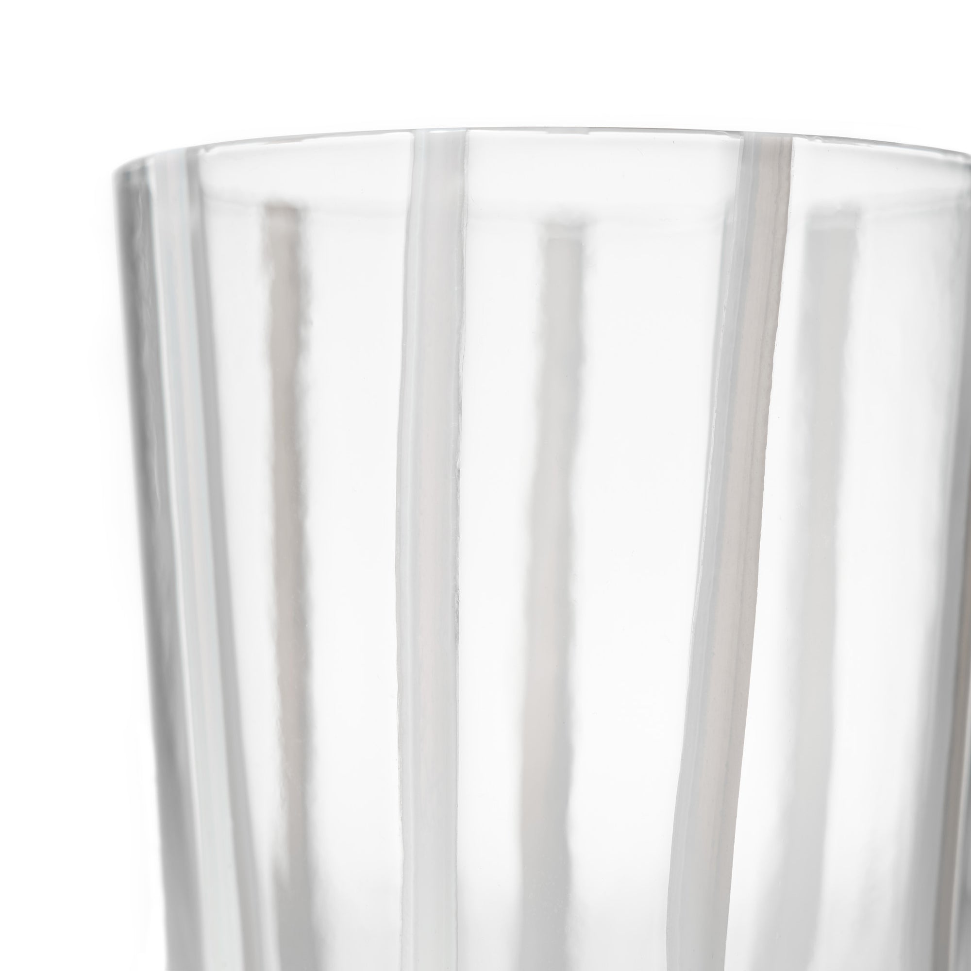 Locchi_wineglass_lines_white_